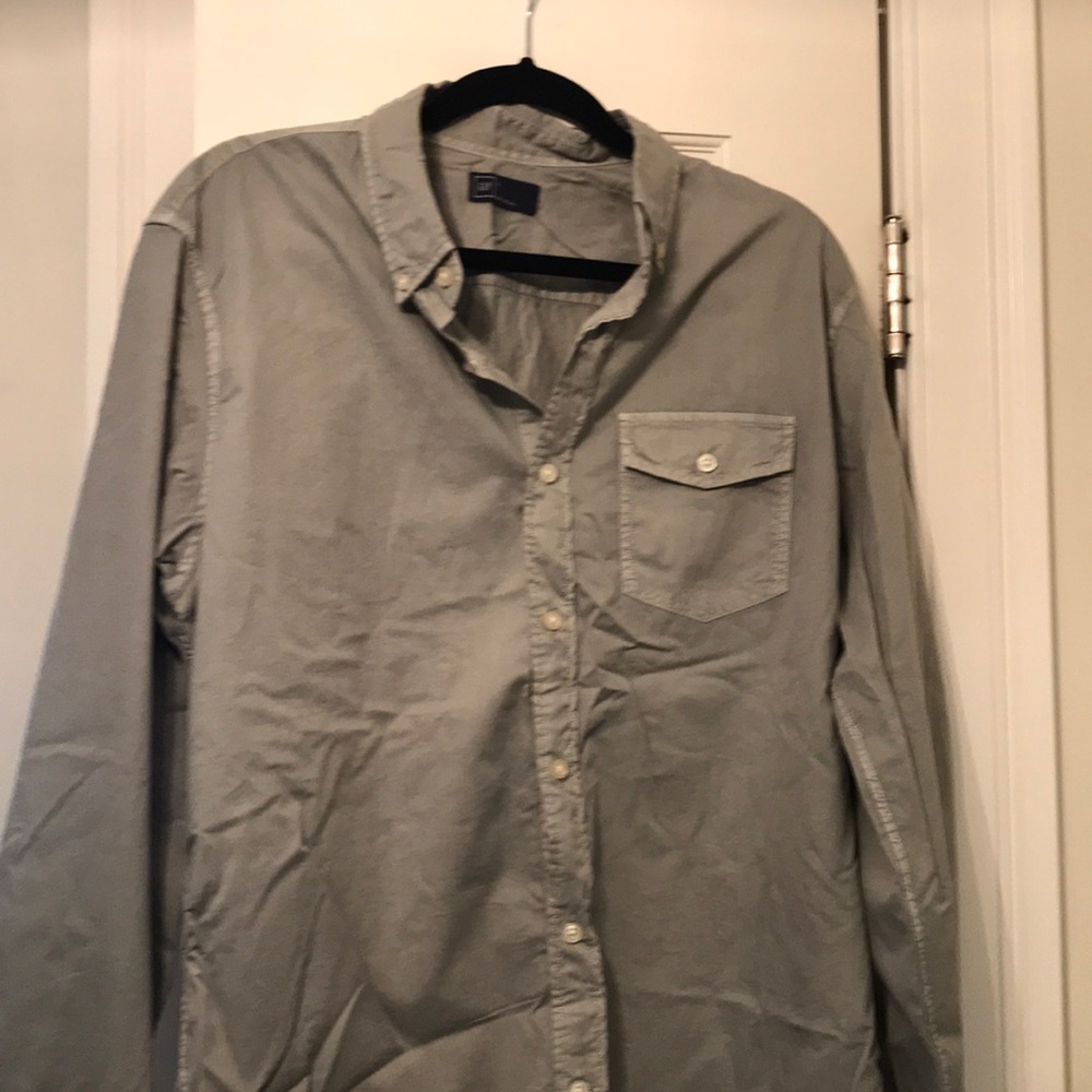 Men’s khaki green shirt